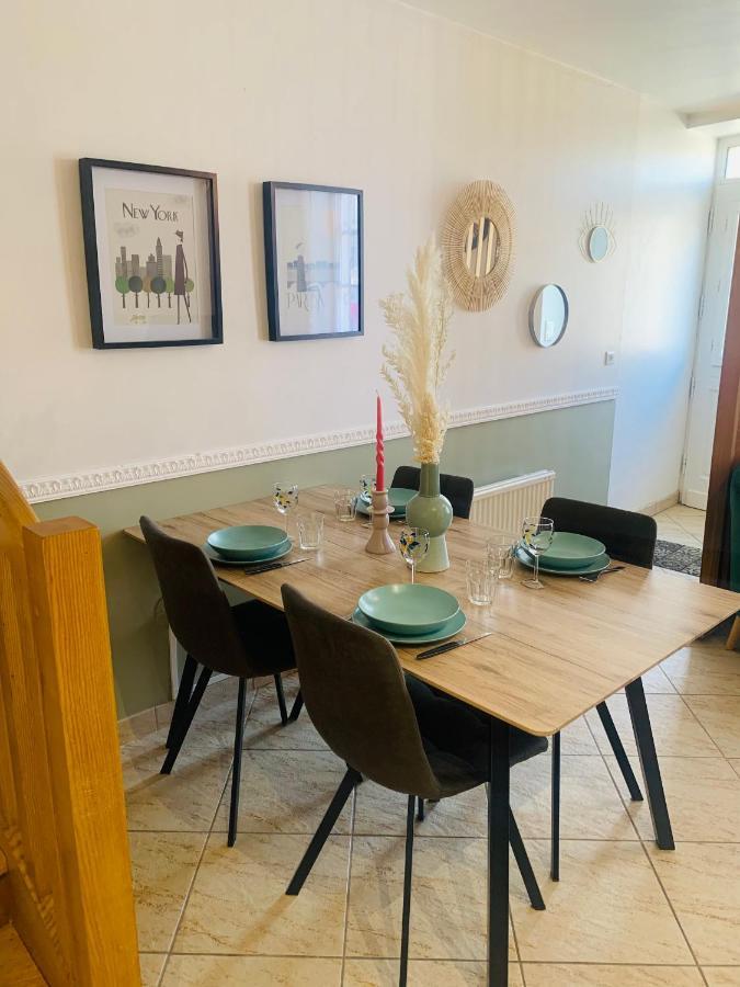 La Roseraie De L Arguenon, Appartement Charmant Centre Ville Jugon-les-Lacs Kültér fotó